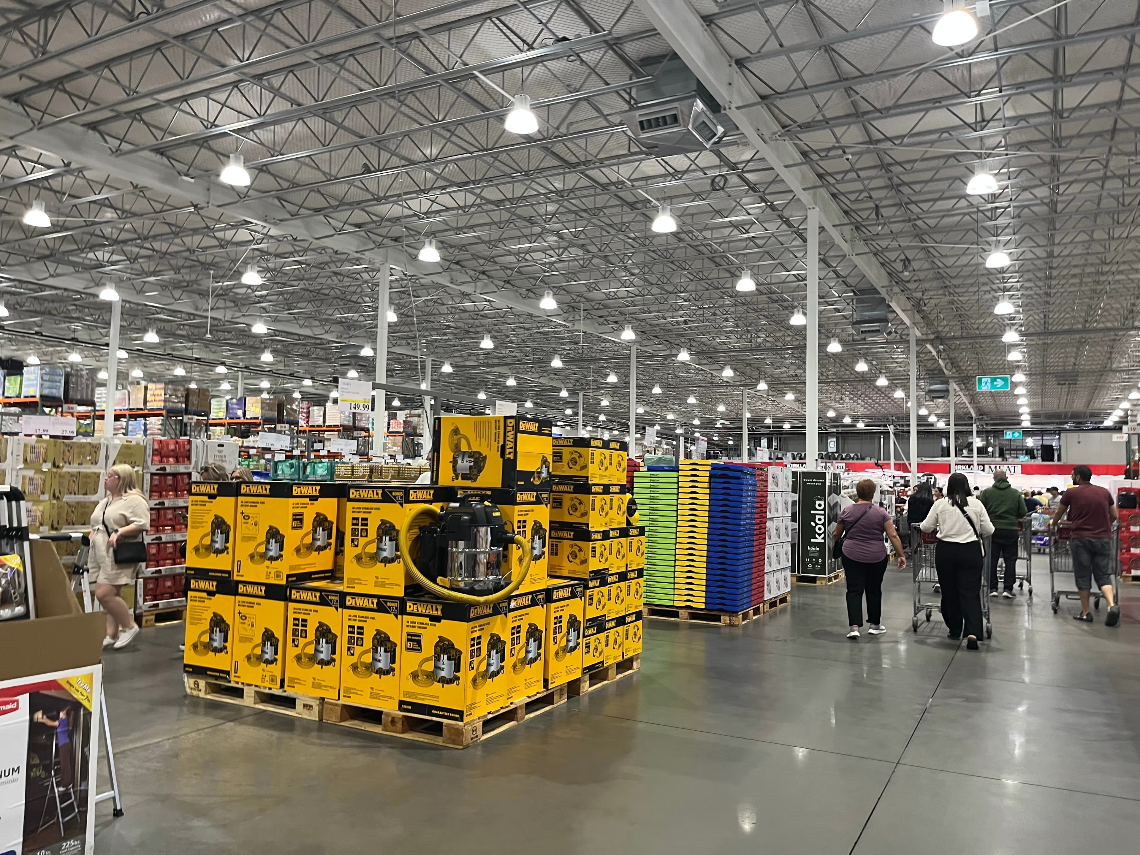 Warehouse & Retail Operations